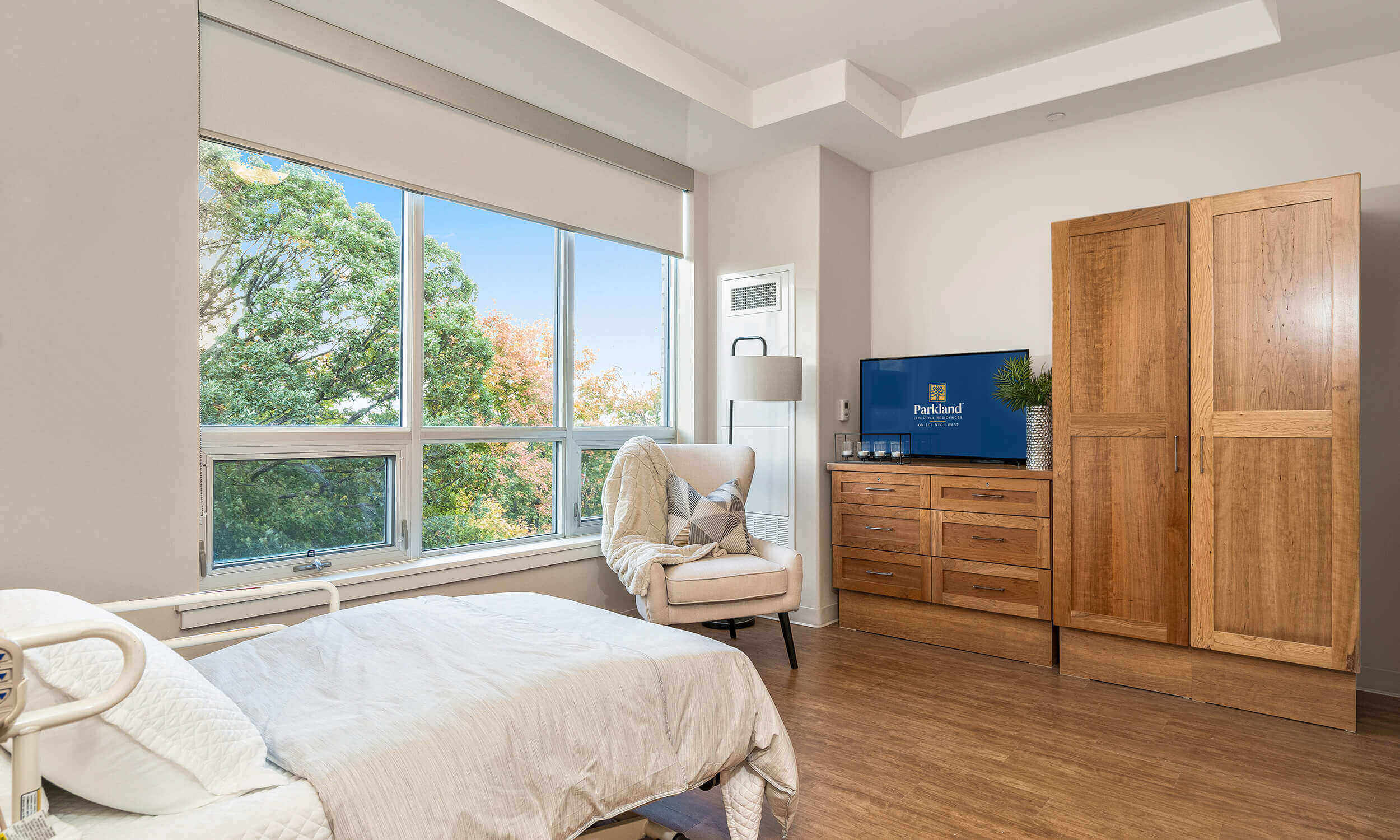 tudio Bedroom, Eglinton West (Etobicoke, Ontario) retirement