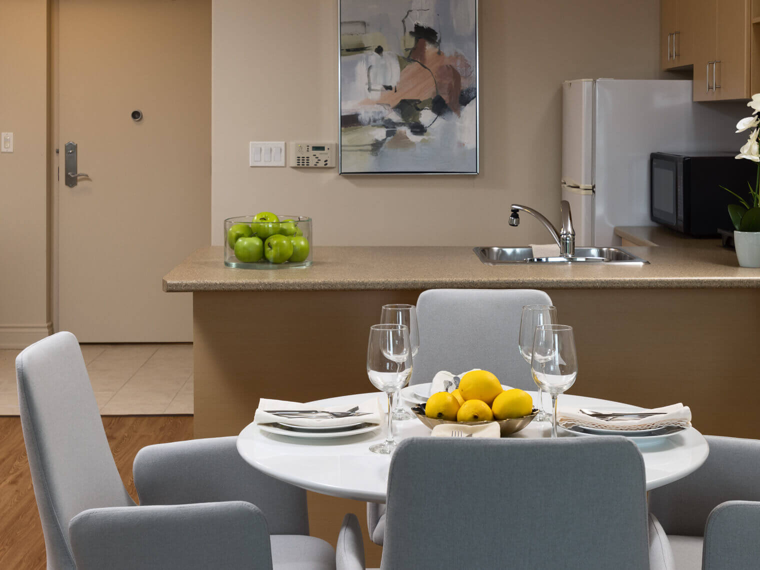 Kitchen and dinette, Resident Suite, Parkland on the Glen (Mississauga, Ontario)