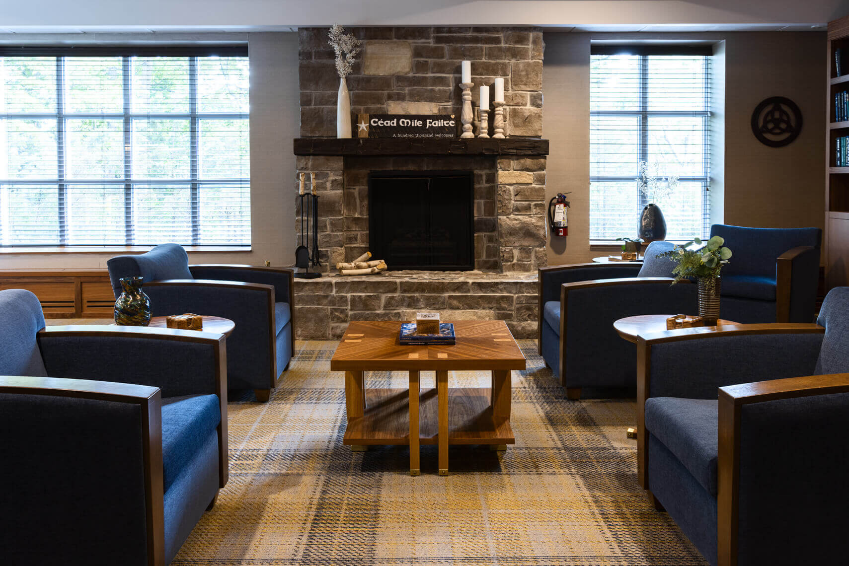 Fireplace and lounge area, Parkland on the Glen (Mississauga, Ontario)