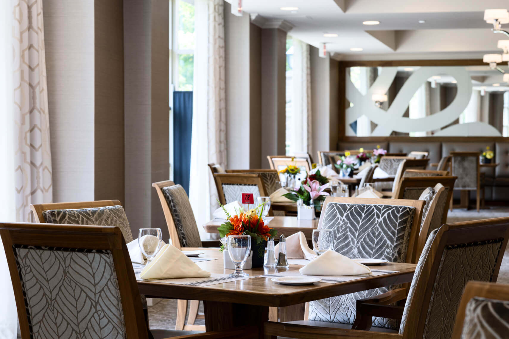 Restaurant Style Dining, Parkland on the Glen (Mississauga, Ontario)