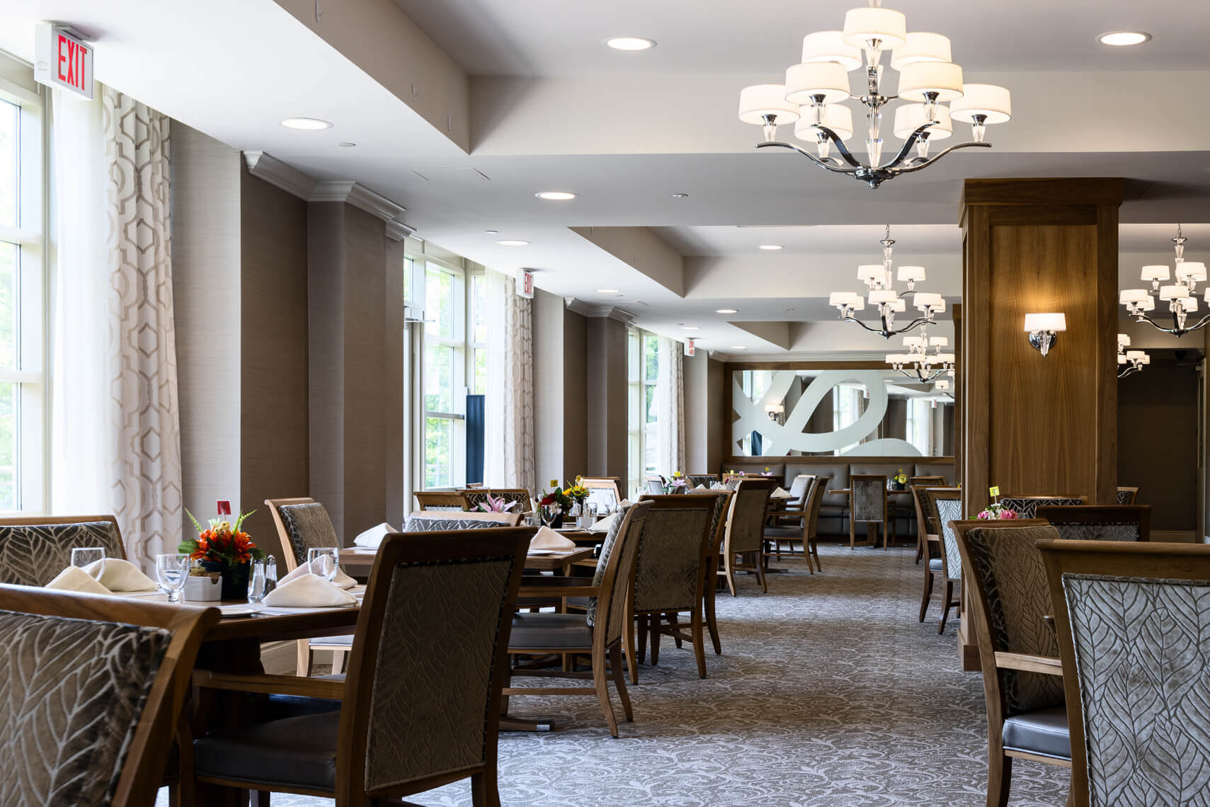 Restaurant Style Dining, Parkland on the Glen (Mississauga, Ontario)