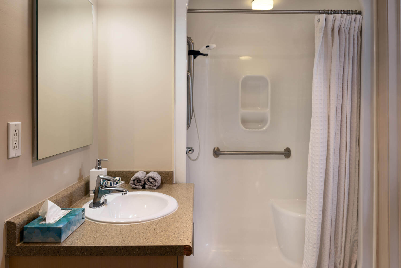 Bathroom, Resident Suite, Parkland on the Glen (Mississauga, Ontario)