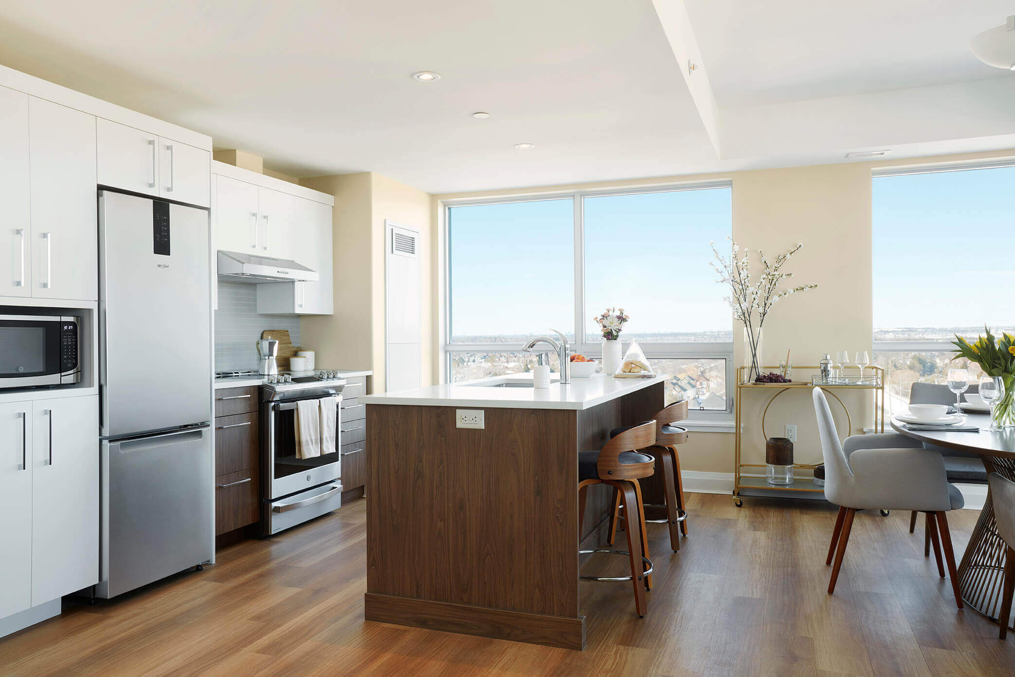 ”Kitchen and dining area, Resident Suite, Parkland Retirement Home in Ajax (Durham Region, Ontario)”