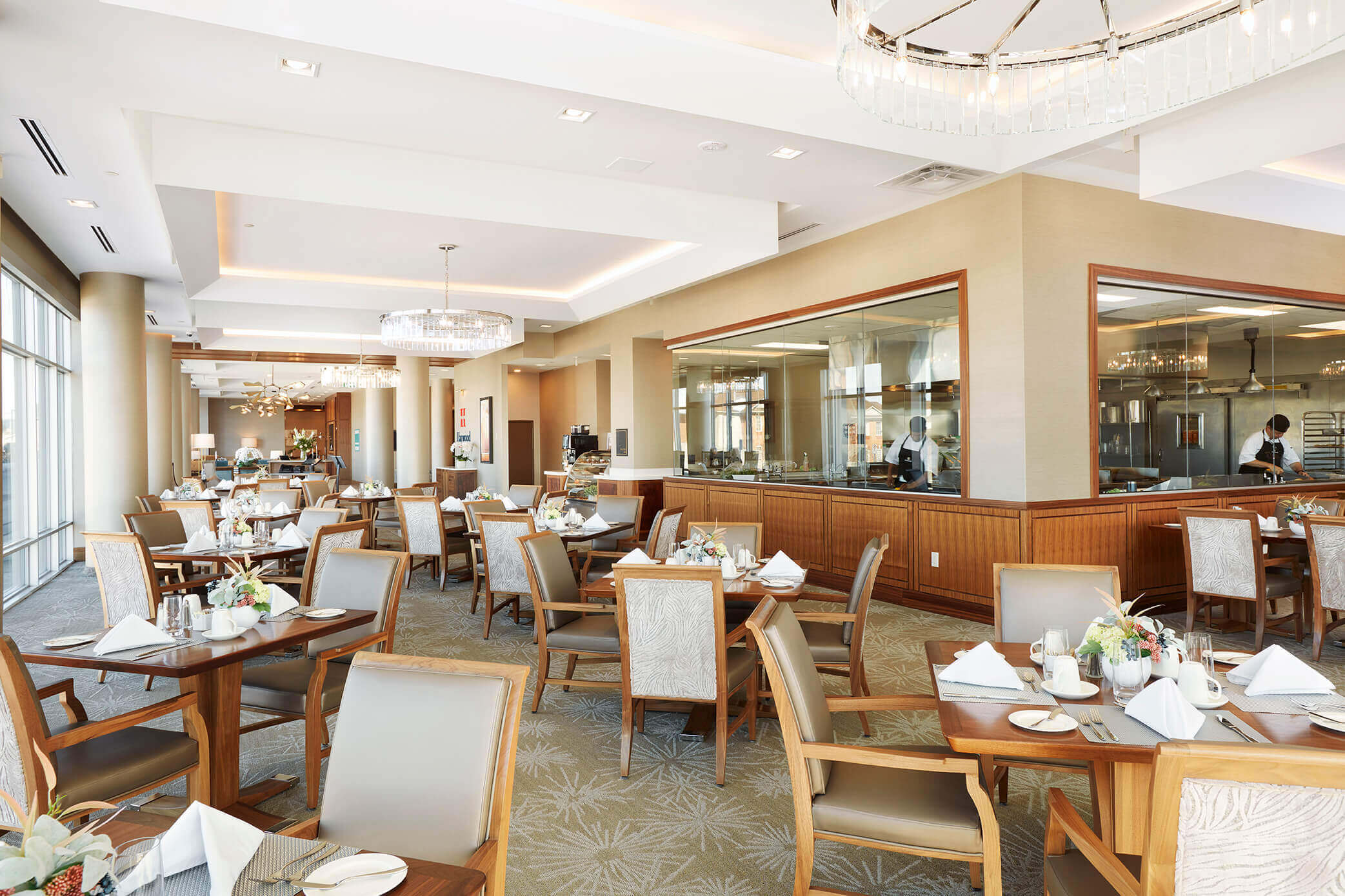 Restaurant Style Dining, Parkland Retirement Home in Ajax (Durham Region, Ontario)